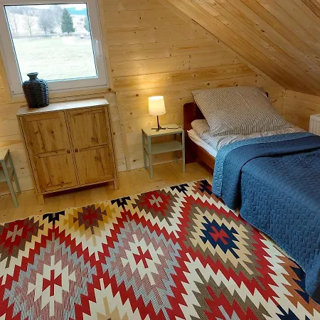 別荘 Sudecka Wiata-domki グウシツァ