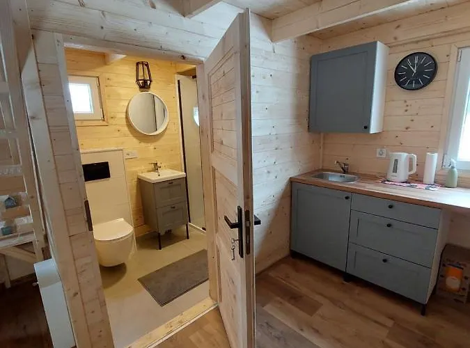 Sudecka Wiata-domki بيت للعطل *