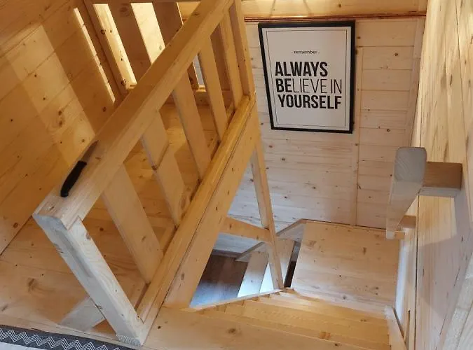 Sudecka Wiata-domki بيت للعطل غووشيتسا