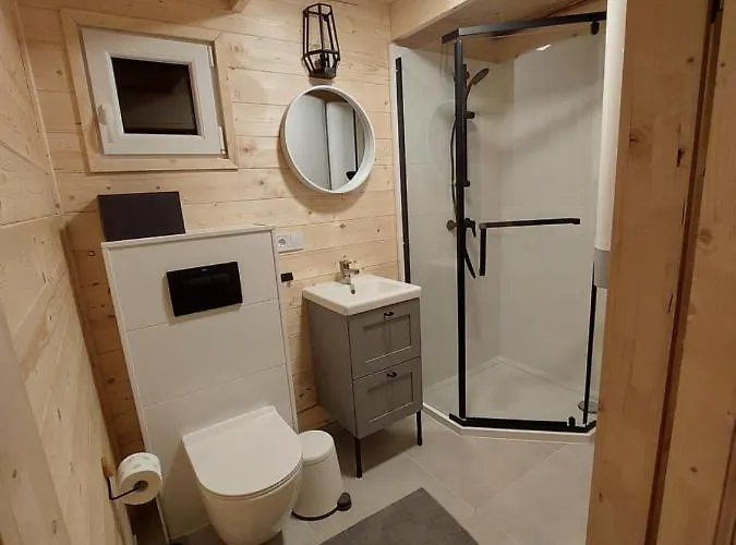 Sudecka Wiata-domki بيت للعطل غووشيتسا